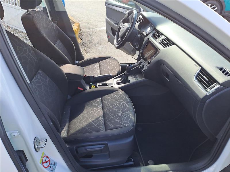 Škoda Octavia 1,6 TDI 85kW DSG Style - fotka 8 z 16