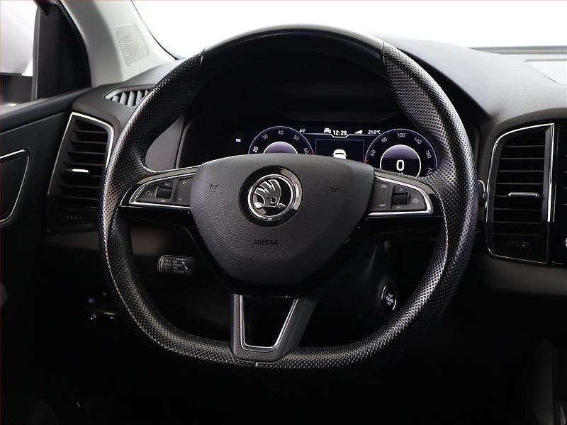 Škoda Karoq (2019) Style 1.5 TSI, Automat, Navi - fotka 14 z 24