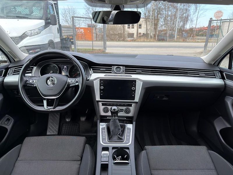 Volkswagen Passat 2.0 TDI 110 kW 4x4 navigace - fotka 8 z 24