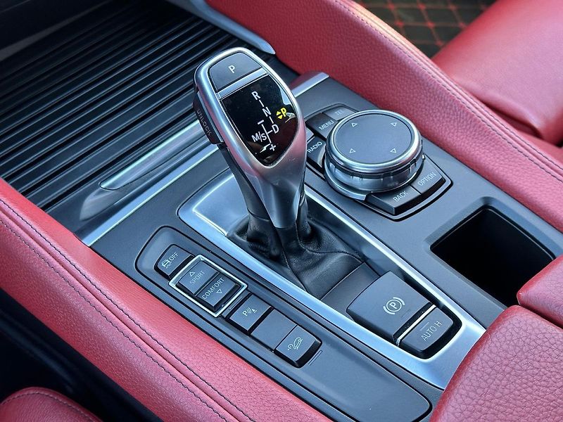 BMW X6 35i XDrive H&K, PANO - fotka 9 z 19