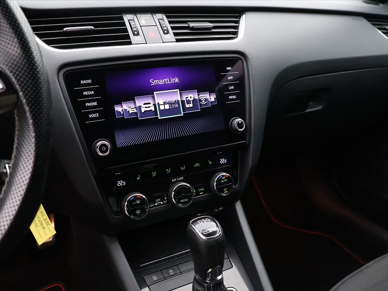 Škoda Octavia RS 2,0 TDI 135kW DSG LED 1.Maj - fotka 17 z 27