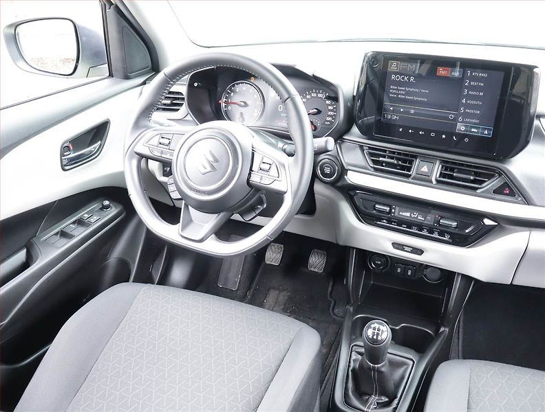 Suzuki Swift (2025) 1.2, Serv.kniha, Navi - fotka 7 z 19