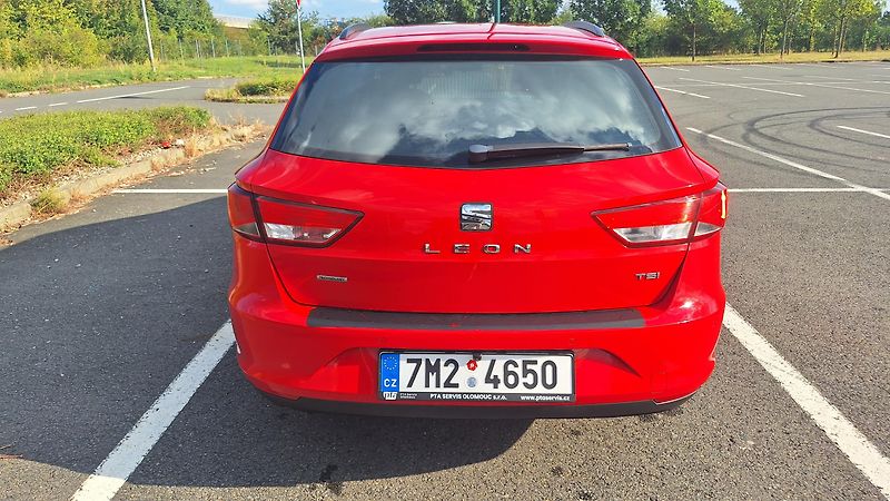 Seat Leon (2015) - fotka 6 z 26