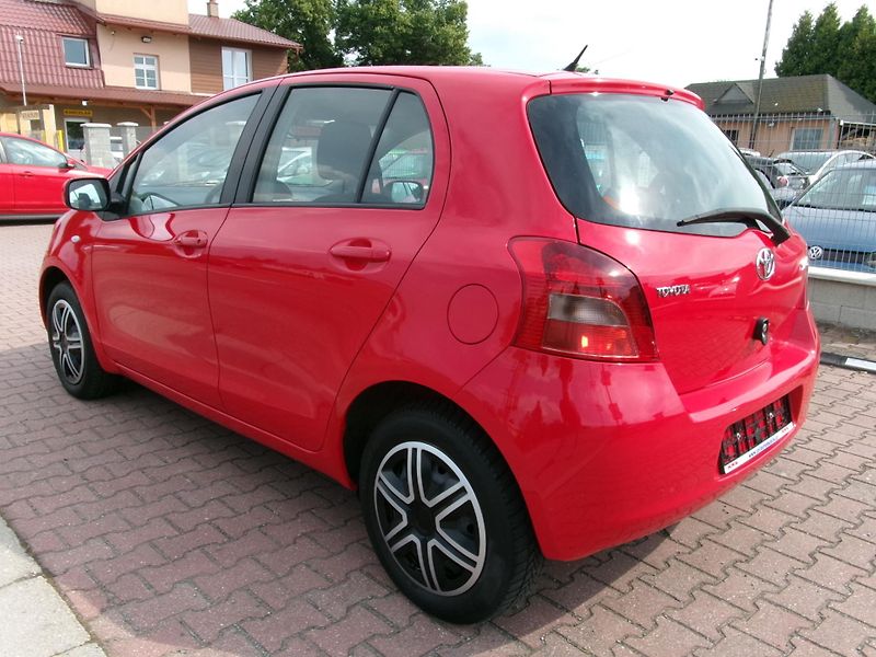 Toyota Yaris (2006) 1,0 VTT-i KLIMA - fotka 5 z 25