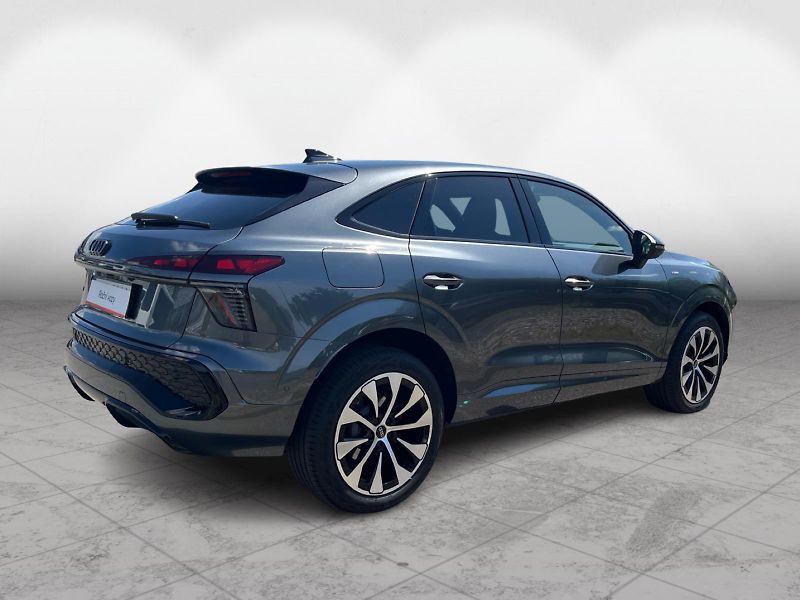 Audi Q3 SB 2.0TDI 110 KW 7DSG - fotka 2 z 26