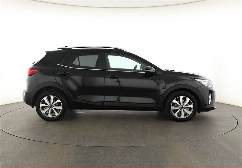 Kia Stonic (2025) Exclusive 1.0 T-GDI - fotka 6 z 17