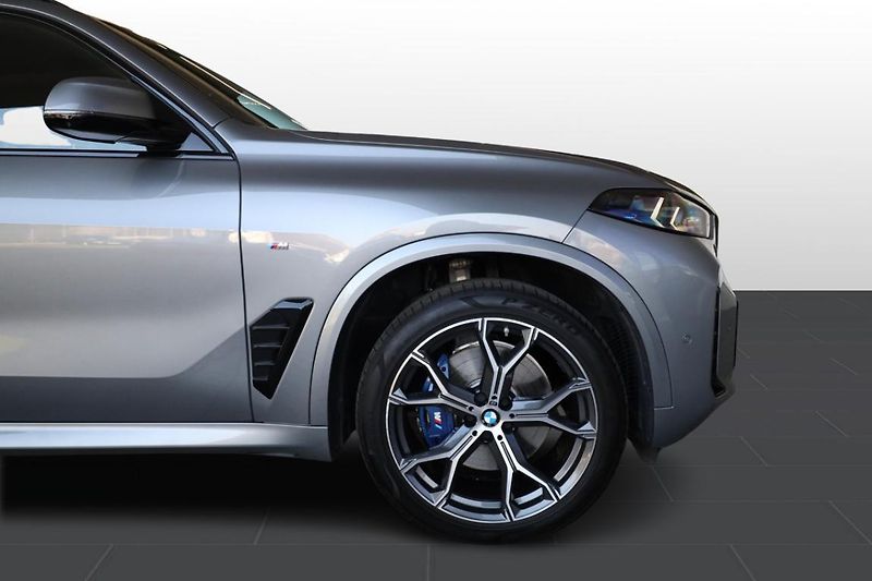 BMW X5 xDrive30d - fotka 10 z 35