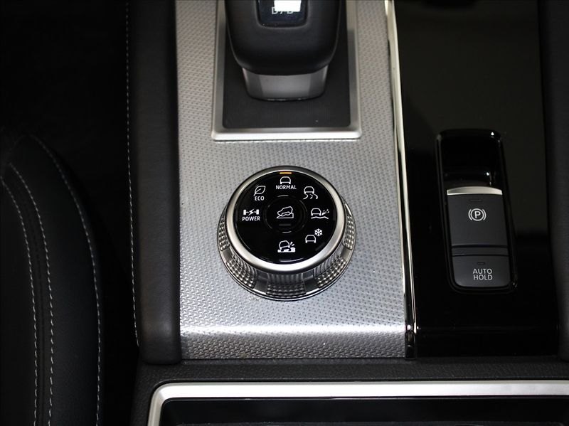 Mitsubishi Outlander 2,4 PHEV AWD Instyle TAŽNÉ - fotka 16 z 30