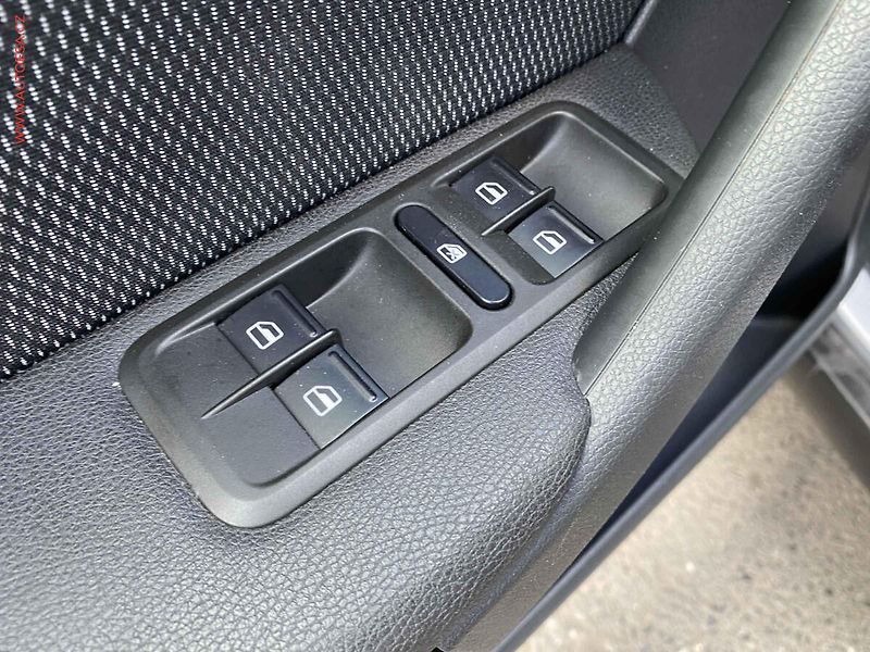 Škoda Yeti (2012) 1.4 TSi, Ambition Plus, +ALU - fotka 14 z 17
