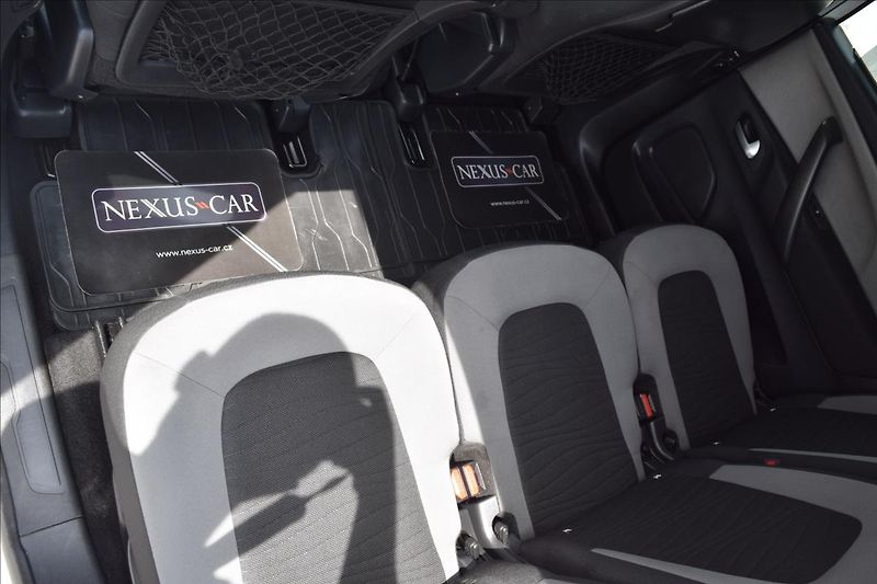 Citroën C4 Picasso 2,0 HDI 110KW AUTOMAT 7MÍST - fotka 19 z 48