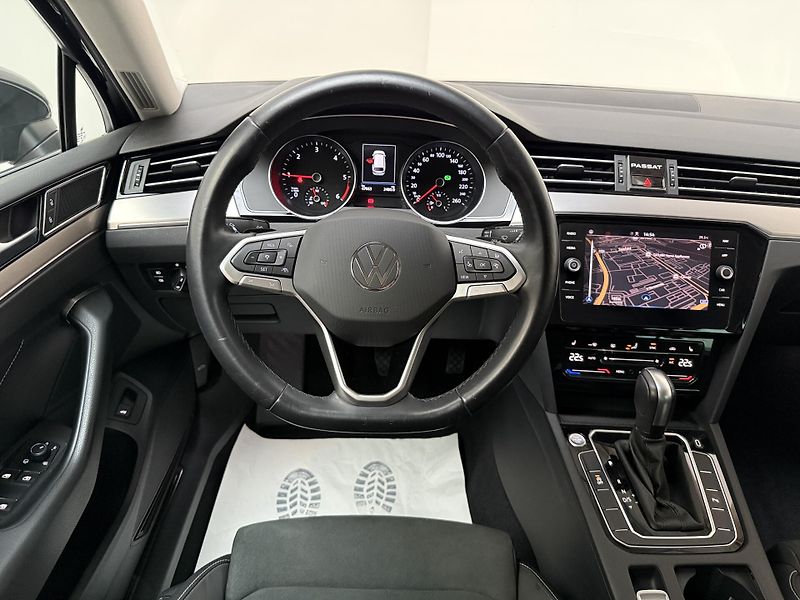 Volkswagen Passat 2.0 TDI 140kW BMT DSG Elegance - fotka 6 z 13