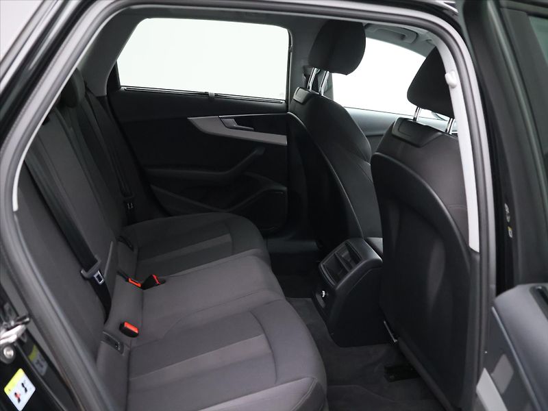 Audi A4 Avant 2,0 TDI 120kW S-tronic - fotka 14 z 39