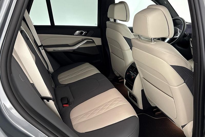 BMW X5 xDrive30d - fotka 15 z 28