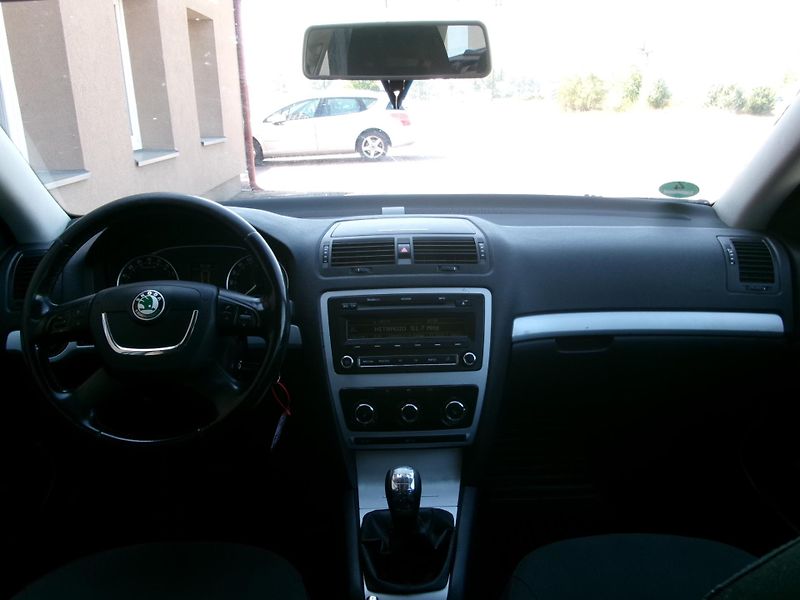Škoda Octavia (2010) 2,0TDI 8V KLIMA VÝHŘEV TAŽNÉ - fotka 15 z 24