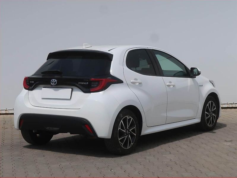 Toyota Yaris (2021) 1.5 VVT-i Hybrid, Automat - fotka 5 z 18