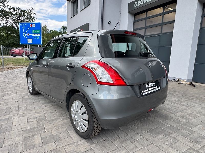Suzuki Swift (2011) 1.2i - fotka 7 z 28