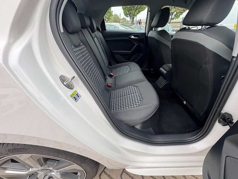 Audi A1 (2019) 2,0 TFSI 147 KW S-LINE DPH - fotka 43 z 50