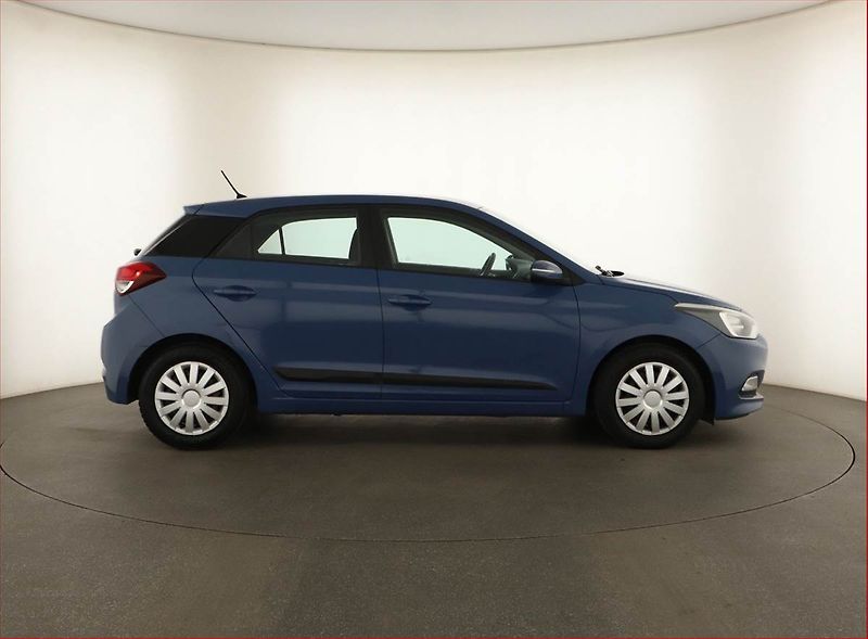 Hyundai i20 (2017) 1.2 - fotka 6 z 12