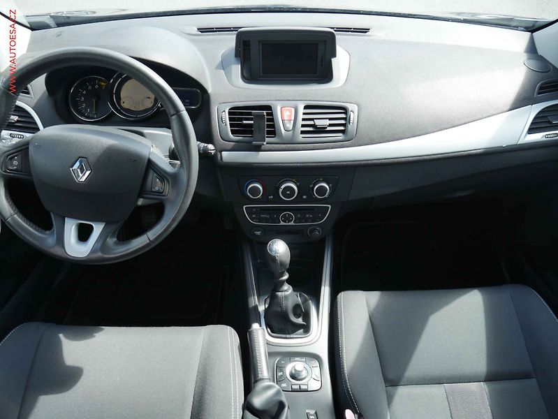 Renault Mégane (2010) 1.6i, AC, tempo, navi - fotka 8 z 20