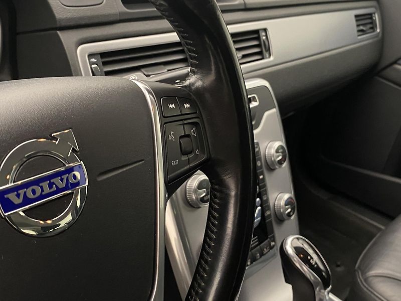 Volvo V70 D4 AWD MOMENTUM REZERVACE - fotka 20 z 46