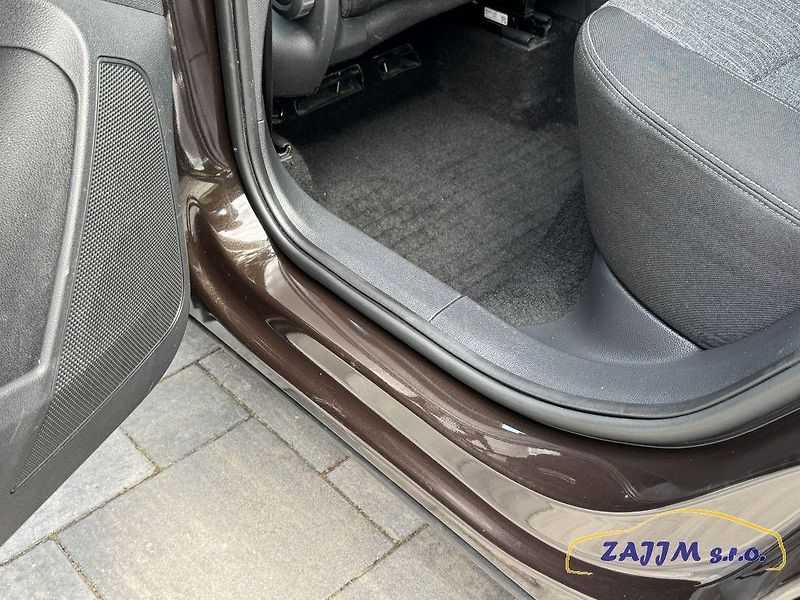 Škoda Karoq Style 1.5TSi 110kw DSG - fotka 34 z 43