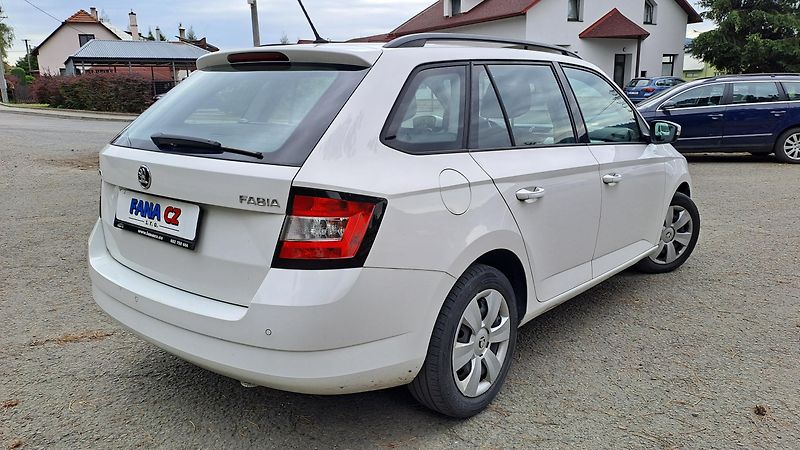 Škoda Fabia 1.0 TSI70 Ambiente+ - fotka 6 z 27