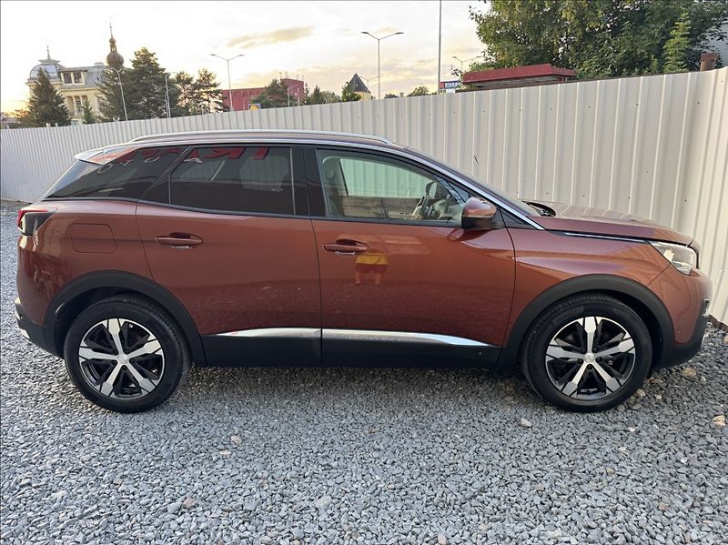 Peugeot 3008 1,2 i ALLURE DPH 1.maj původČR - fotka 14 z 50