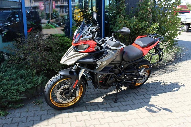 QJ Motor SRT 800 SX (2025) SKLADEM - modelSLEVA - fotka 9 z 9