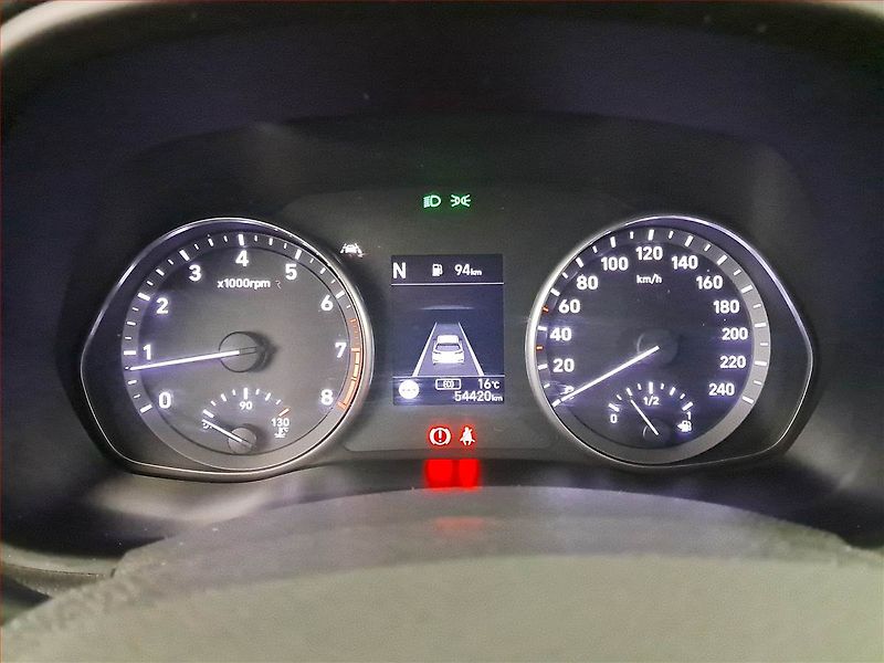 Hyundai i30 (2022) N-Line 1.5 T-GDI MHEV - fotka 11 z 21