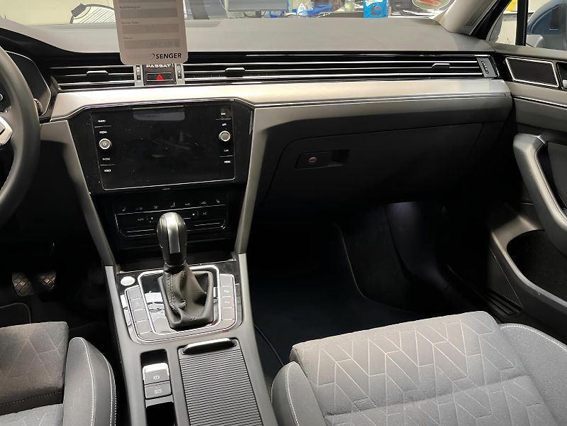 Volkswagen Passat 2.0TDI DSG Business MATRIX DPH - fotka 4 z 4