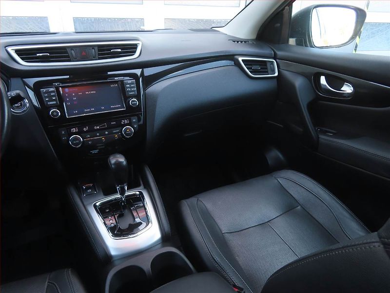 Nissan Qashqai (2016) Premier Edition 1.2 DIG-T - fotka 8 z 23