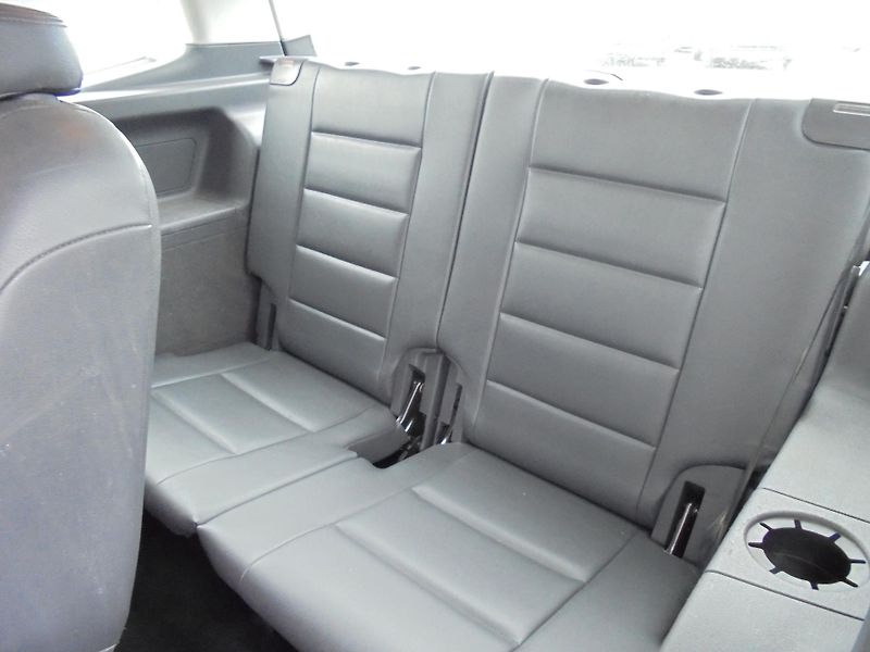 Volkswagen Touran (2011) 1.6TDI-77kw-7MÍST-DSG-KŮŽE - fotka 12 z 12