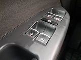 Volkswagen Touran (2015) Comfortline 2.0 TDI, Navi - náhled 17