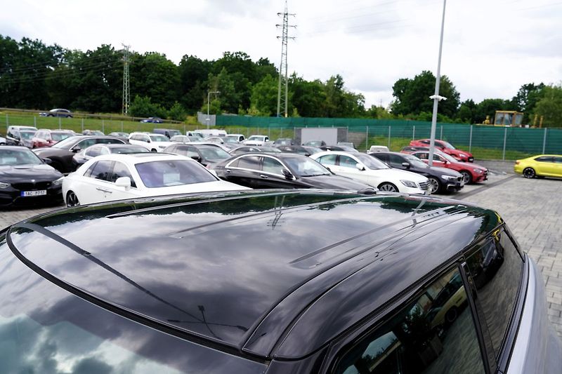 Land Rover Range Rover Evoque 2.2 TD4  R-Dynamic/AT/kůže - fotka 15 z 41