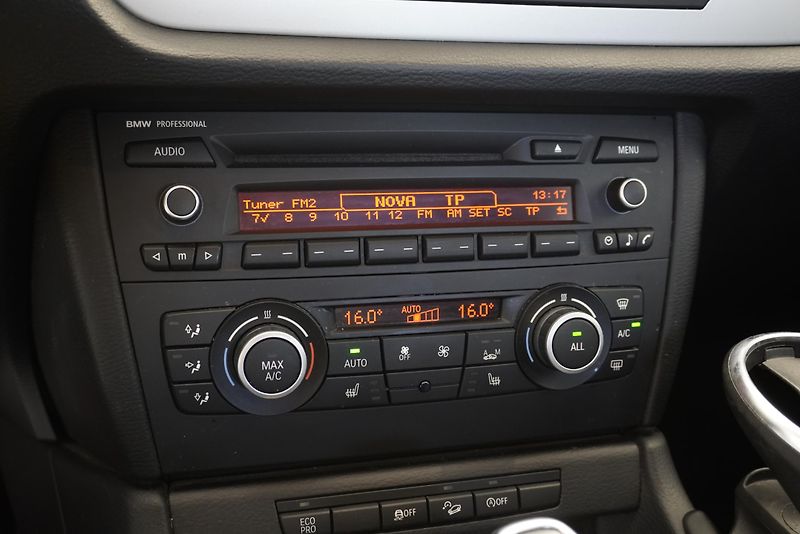 BMW X1 2.0D 160 kW XDRIVE AUTOMAT - fotka 15 z 27