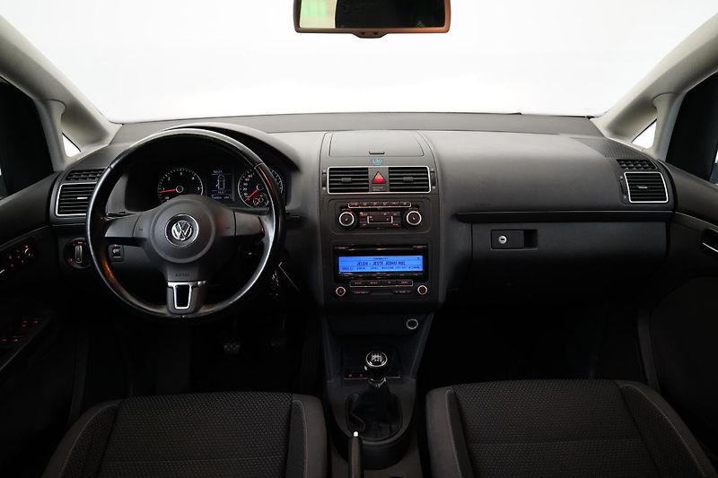 Volkswagen Touran - fotka 5 z 22