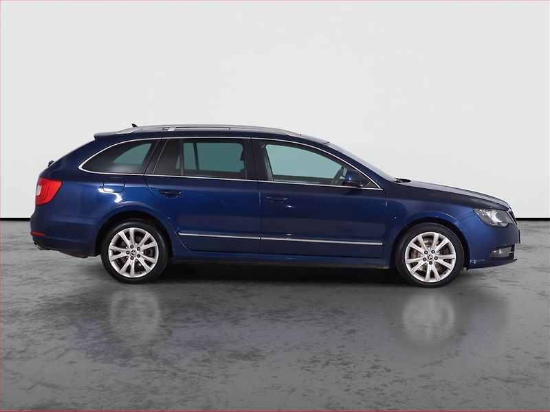 Škoda Superb (2013) Elegance 3.6 FSI V6, 4X4 - fotka 6 z 27