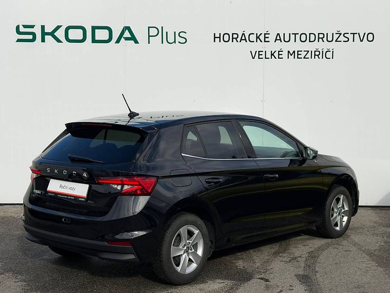 Škoda Fabia Selection 1,0 TSI 70 kW 5° MP - fotka 2 z 35