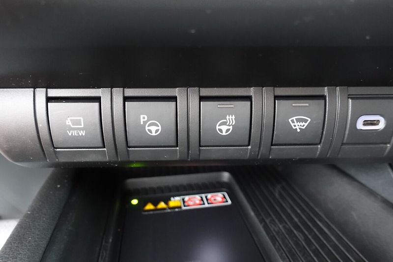 Toyota C-HR 2,0HSD 4x4 Executive Premiere - fotka 24 z 37