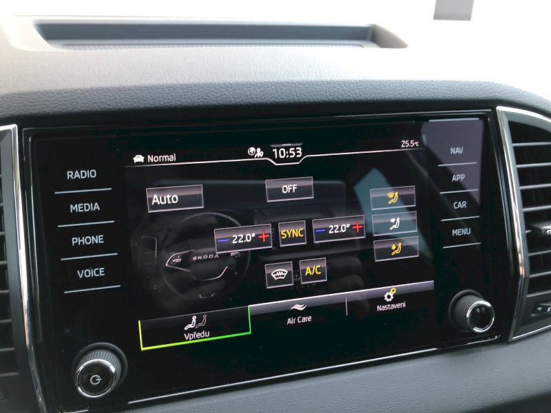 Škoda Karoq (2024) SEL TS 110/1.5 A7F - fotka 21 z 27