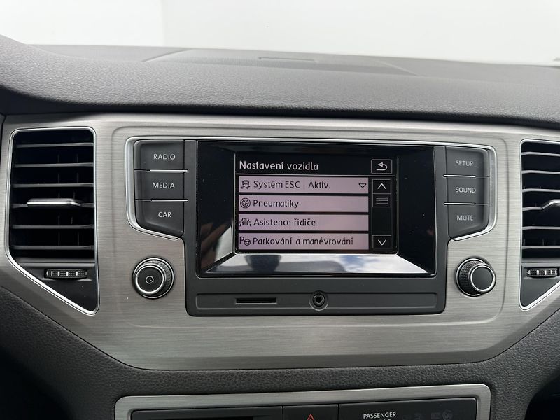 Volkswagen Golf Sportsvan (2015) 1.2 TSI plná ser. historie - fotka 23 z 37