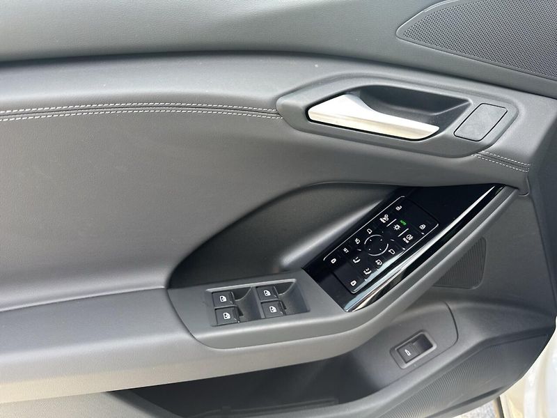 Audi Q6 e-tron 285kW q S-Line Tech+ Matrix Ta - fotka 13 z 13