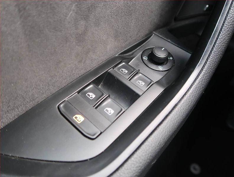 Škoda Superb (2016) 2.0 TDI, 4X4, Kůže, Navi - fotka 22 z 23