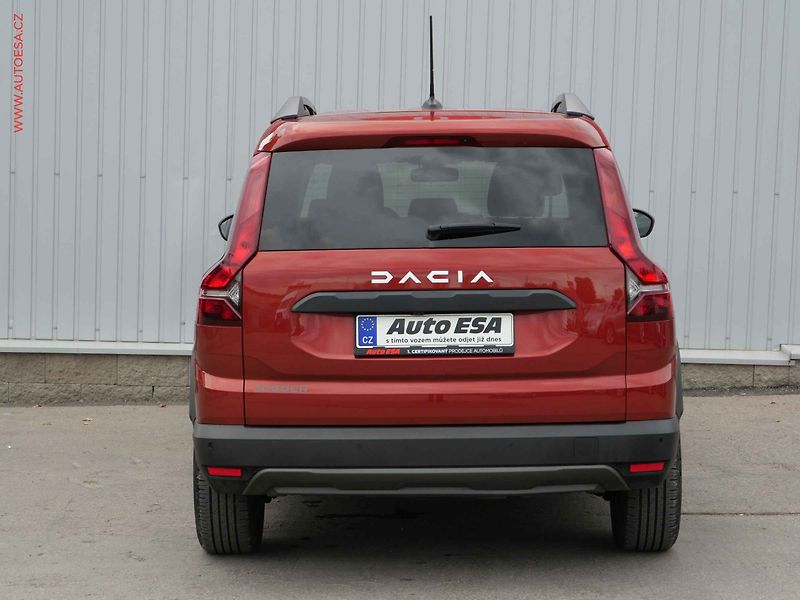 Dacia Jogger (2023) 1.0TCe, Exception - fotka 5 z 27