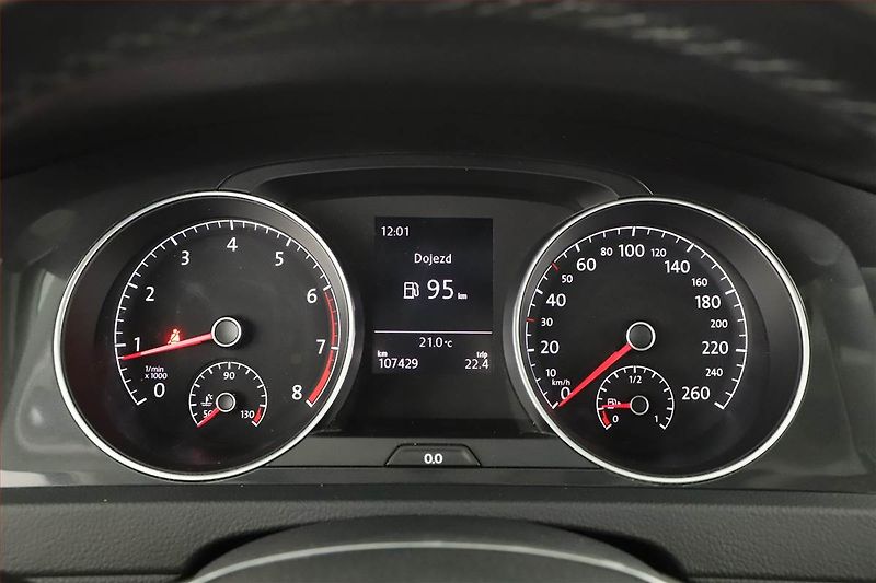 Volkswagen Golf (2018) 1.4 TSI, Tempomat - fotka 8 z 17