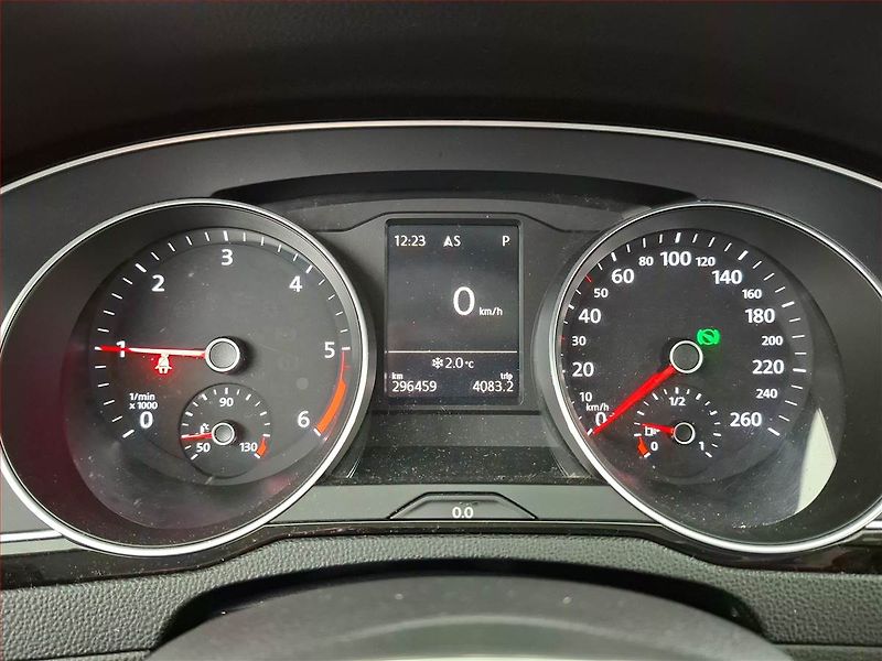 Volkswagen Passat (2015) 2.0 TDI, Automat, Navi - fotka 11 z 19