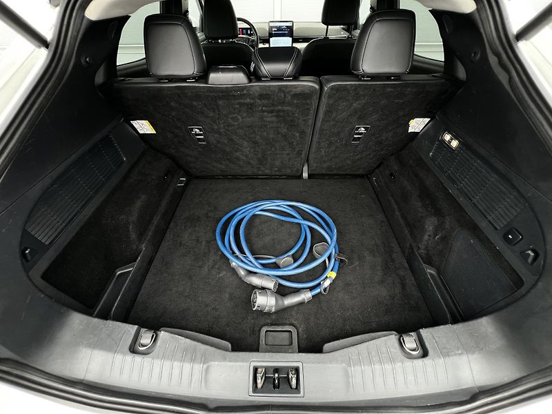 Ford Mustang Mach-E RWD 75kWh 190kW 1.Maj DPH - fotka 26 z 29