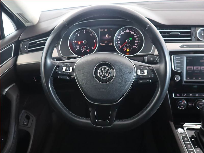 Volkswagen Passat (2015) Exclusive 2.0 BiTDI, 4X4 - fotka 16 z 23