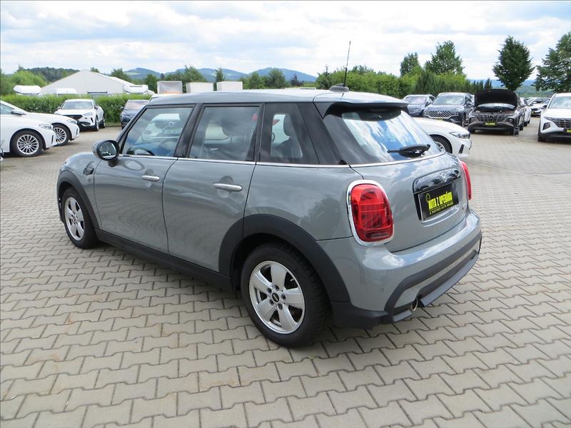 Mini Cooper 1,5 100kW CZ DPH Klima,Tempo - fotka 5 z 21