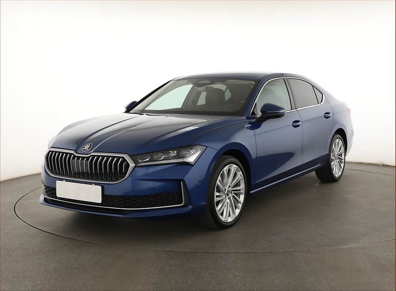 Škoda Superb (2025) 2.0 TSI, LAURIN&KLEMENT, DPH - fotka 2 z 20